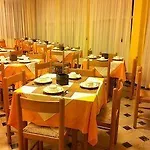 Lux Hotel