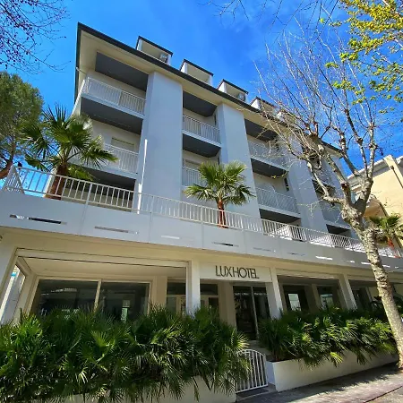 Lux Ξενοδοχείο 3*